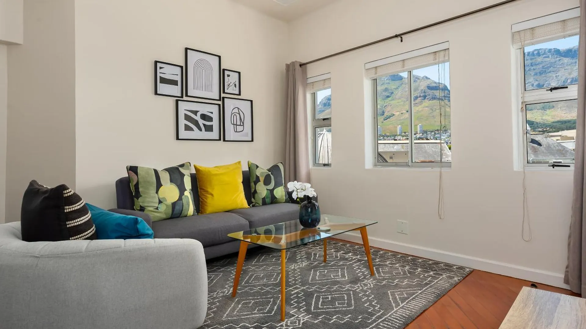 Montreux Luxury Apartment location